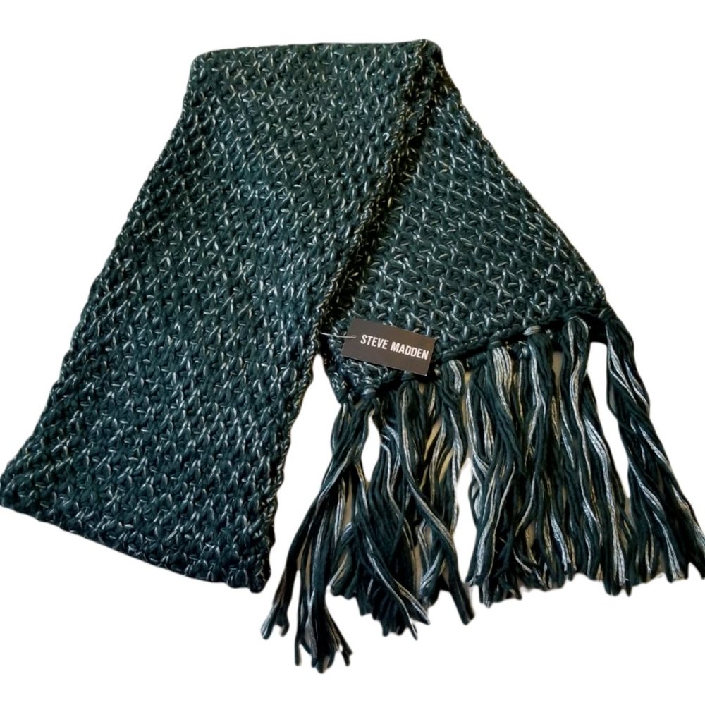 Steve Madden Lurex Metallic Knit Tassel Winter Scarf Black or Green - Picture 4 of 5